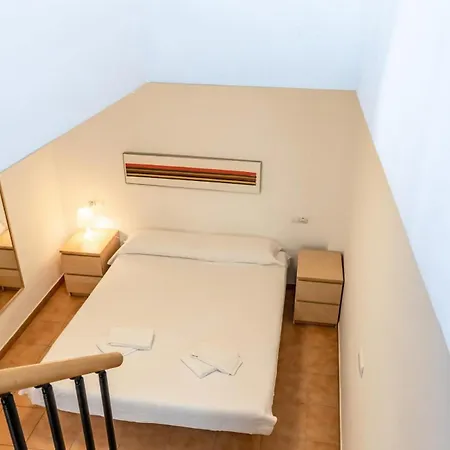 Port De 44 Moderno Con Terraza شقة يانكا
