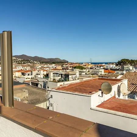 Port De 44 Moderno Con Terraza